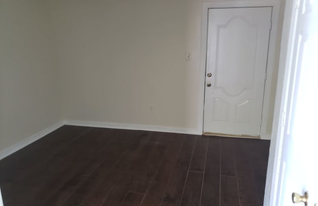 Central air and Heat 4 Bedroom home Gallery 4