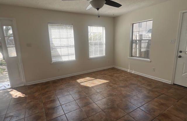 833 Harbor Bend Drive - 1 Gallery 2