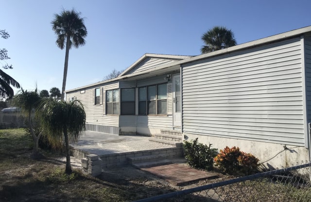 2972 Century Oaks Circle - 2972 Century Oaks Circle, Malabar, FL 32950