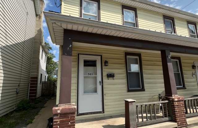 2 bedroom 1.5 bathroom home in Carlisle PA! - 503 North Pitt Street, Carlisle, PA 17013