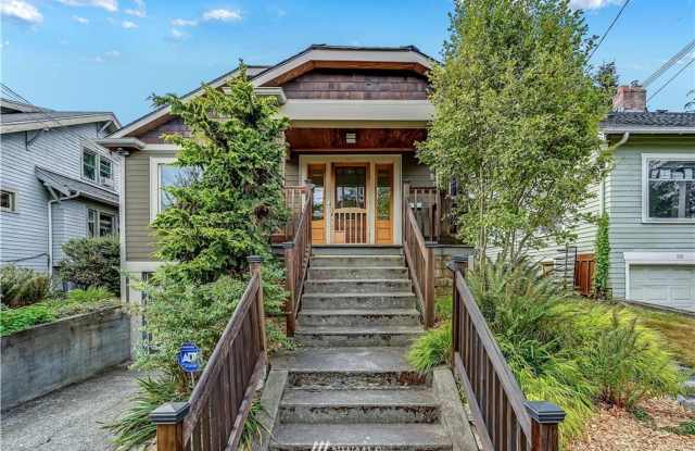 Stunning 3 Bedroom Home near Green Lake! - 821 Northeast 60th Street, Seattle, WA 98105