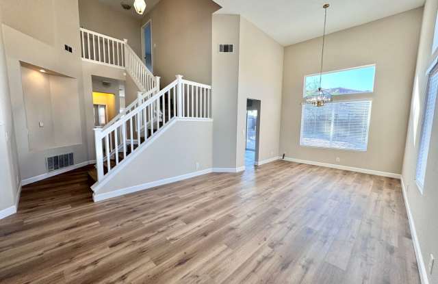 Gorgeously Updated 4 Bed 2.5 Bath + Den/5th Bed in Antioch Gallery 3