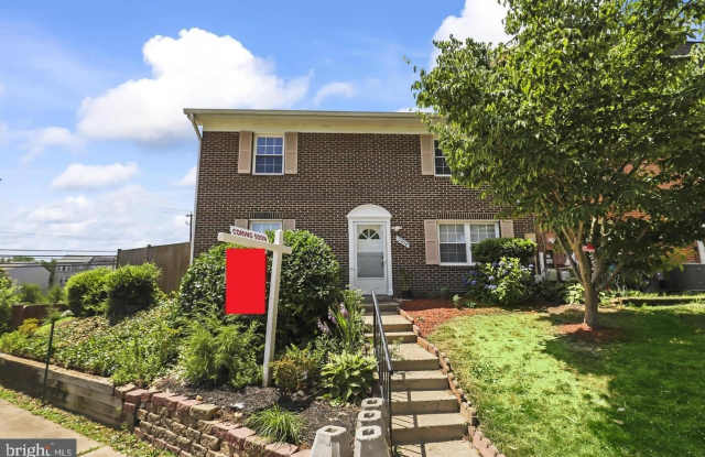 9904 HAGEL Circle Gallery 1