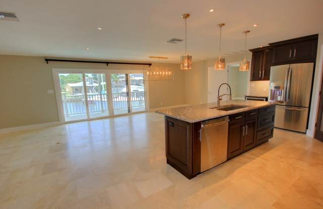 5419 Bayou Grande Blvd NE Gallery 2