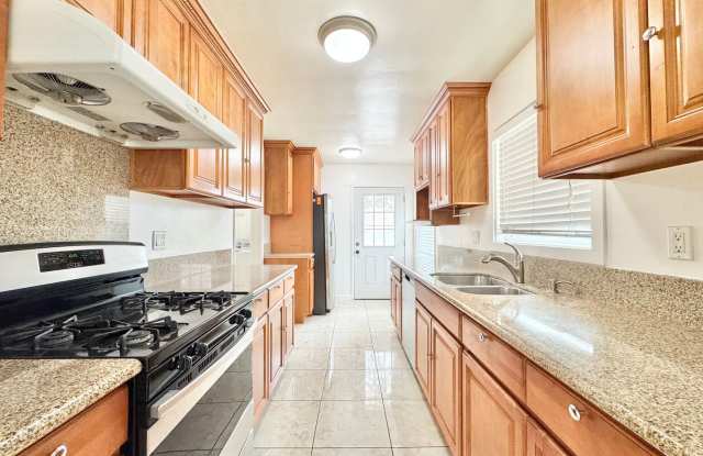 Beautiful 3Bd/1.5Ba Available In Santa Ana - 806 West Park Lane, Santa Ana, CA 92706 Beautiful 3Bd/1.5Ba Available In Santa Ana - 806 West Park Lane, Santa Ana, CA 92706