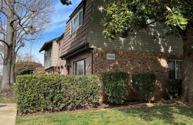 Beautiful 3 Bedroom and 1.5 Bathroom Condo $2,195.00 Available Now photos photos