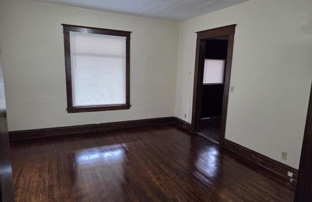 3020 Dupont Avenue North Gallery 4