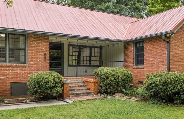 889 Milam Circle Gallery 2