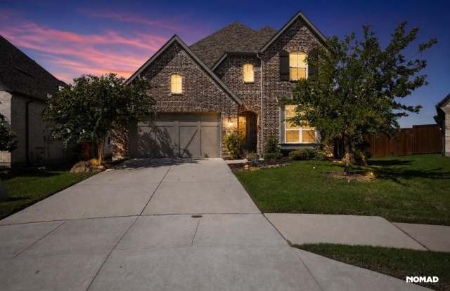 Stunning 5BR House in Celina Gallery 1
