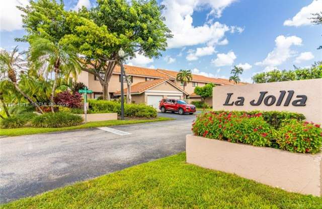 11668 SW 91st Ter TH 11668 MIAMI, FL 33176 photos photos