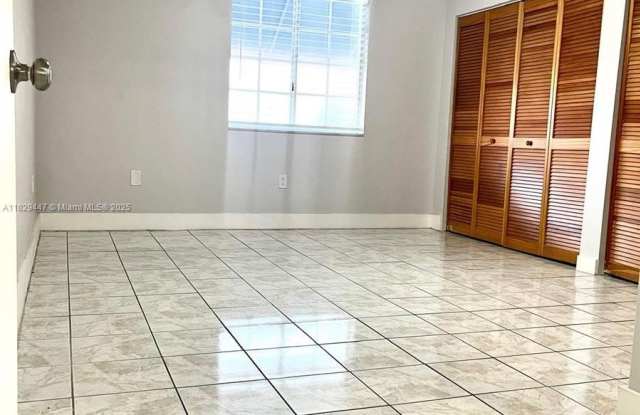 3264 W 70th St photos photos