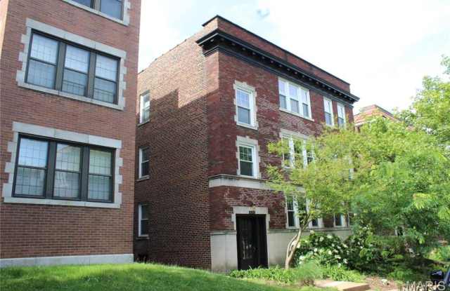6318 S ROSEBURY AVE #B | SAINT LOUIS 63105 photos photos