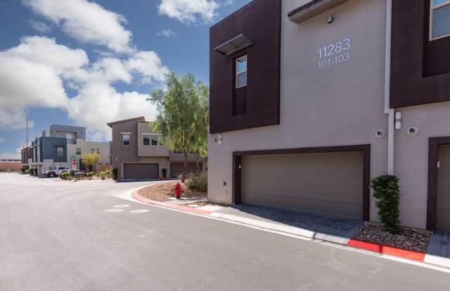 Fully furnished luxury townhome in Affinity/Summerlin Gallery 4