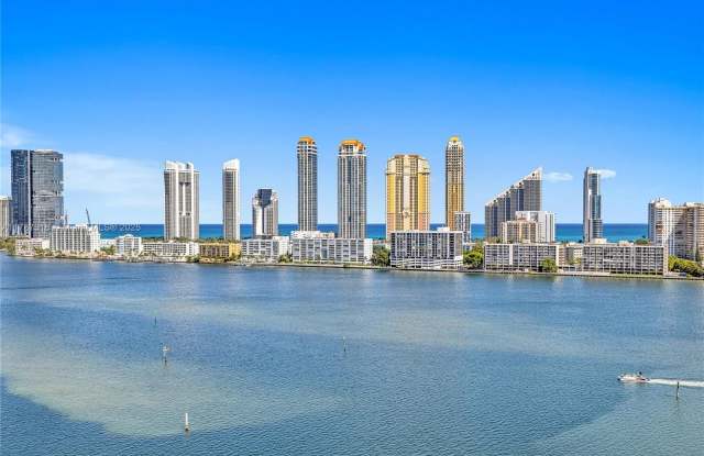 2600 Island Blvd photos photos