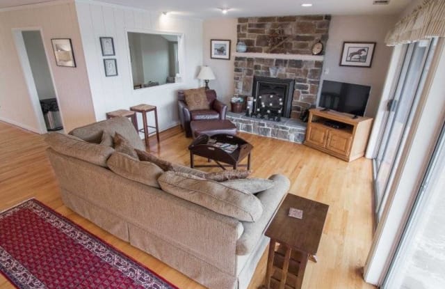 16196 Braddock Road - 16196 Braddock Road, George Mason, VA 22030