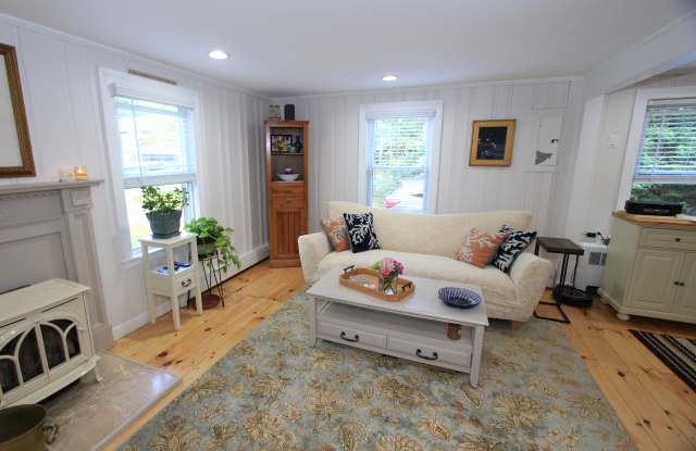 3 Fern Ave  *winter Rental Gallery 4