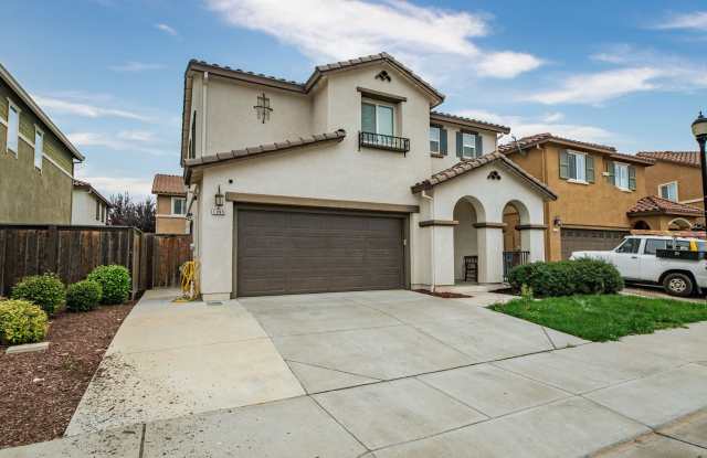 Beautiful 4 bedroom home in Dixon photos photos