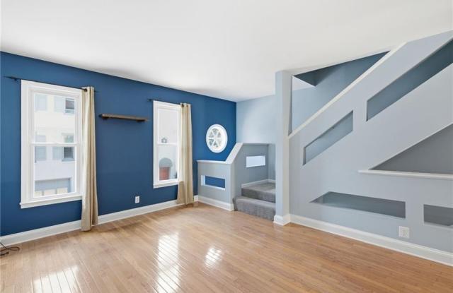 856 Saint Charles Avenue NE Gallery 3
