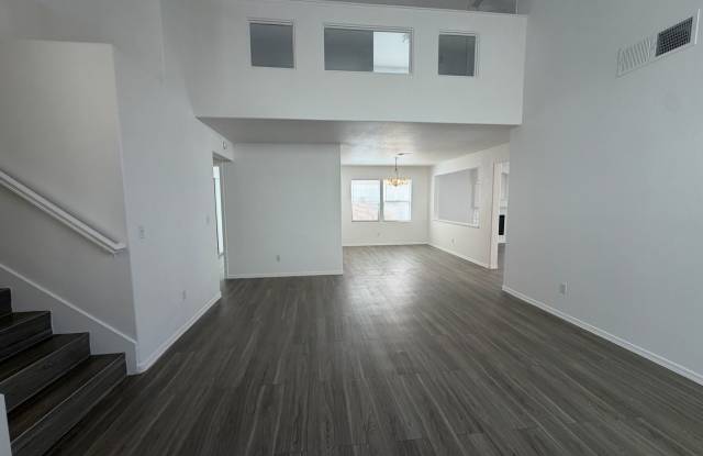 Bright & Spacious Home in Southwest Las Vegas! Gallery 3