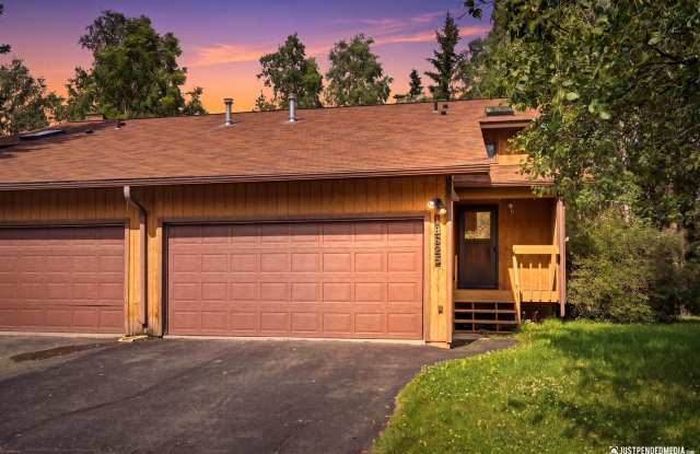 Cozy Eagle River Home with Backyard Trails! Gallery 1