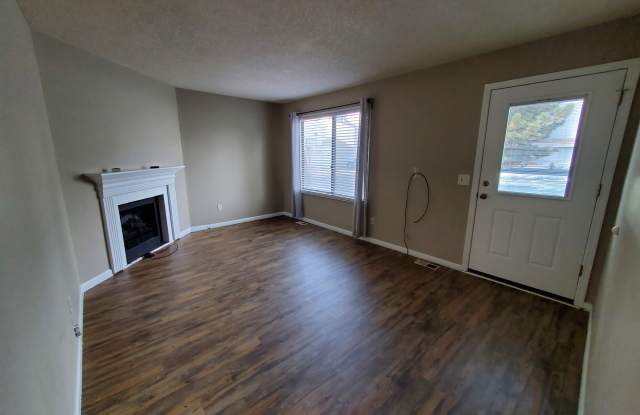 16369 E Radcliff Pl Apt B Gallery 2
