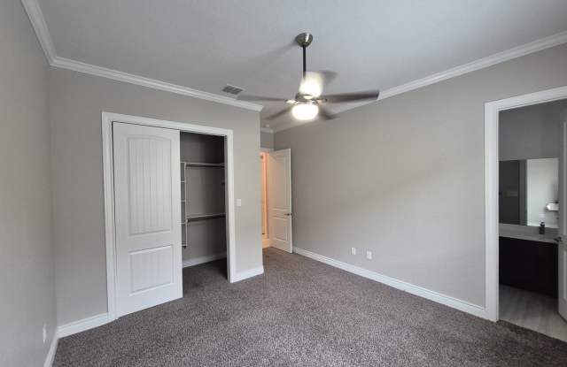 4815 Viewcrest Rd. Gallery 4