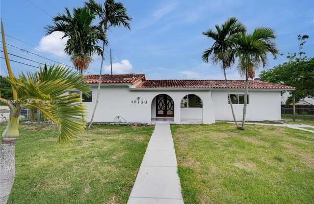 10700 SW 70th St - 10700 Southwest 70th Street, Sunset, FL 33173