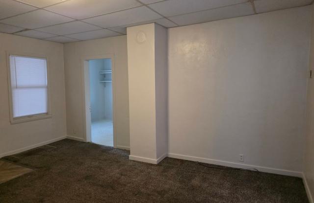Spacious 4-Bedroom, 2-Bathroom Home – $1,575/Month 124 Studebaker St, South Bend, IN 46628 Gallery 4