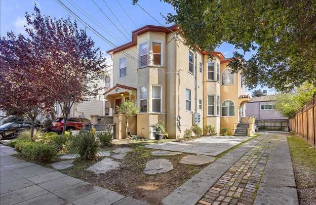 1012 Walnut St #B - 2 bedroom | 1 bathroom photos photos