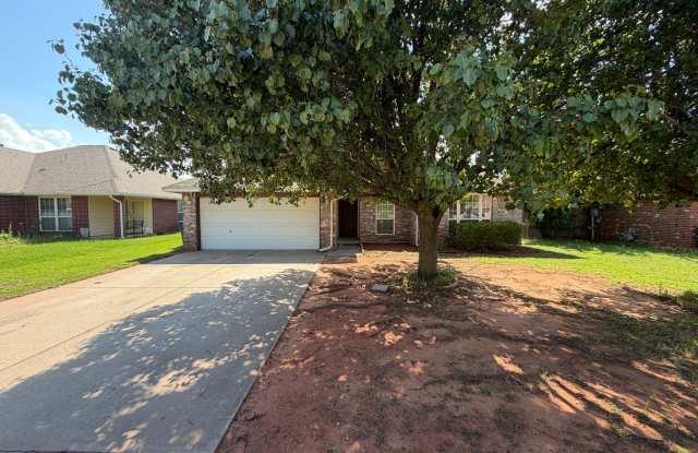 3 Bed 2 Bath Home in Mustang photos photos