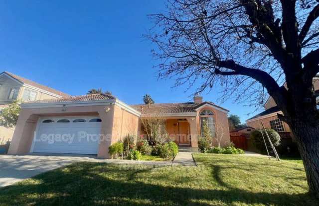 413 Donaldson Ct photos photos