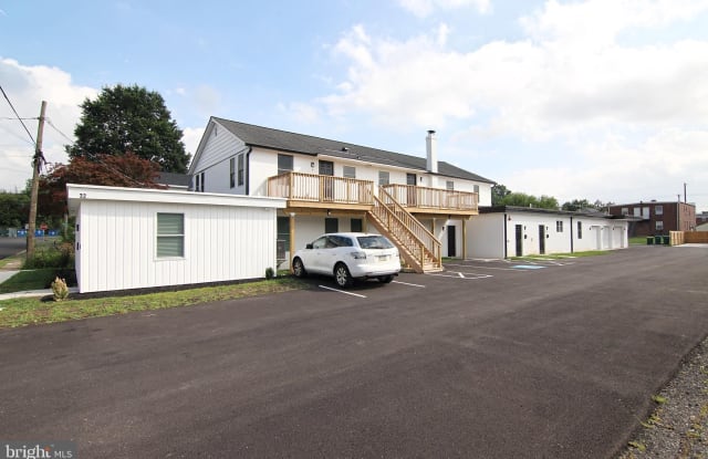 32 E BLAINE STREET - 32 East Blaine Street, Lansdale, PA 19446