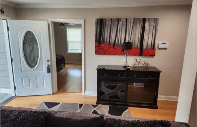 176 Racine Street SW Gallery 2