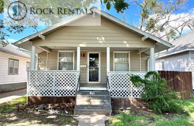 2 Bed 1 Bath with Basement - 916 East 5th Avenue, Hutchinson, KS 67501