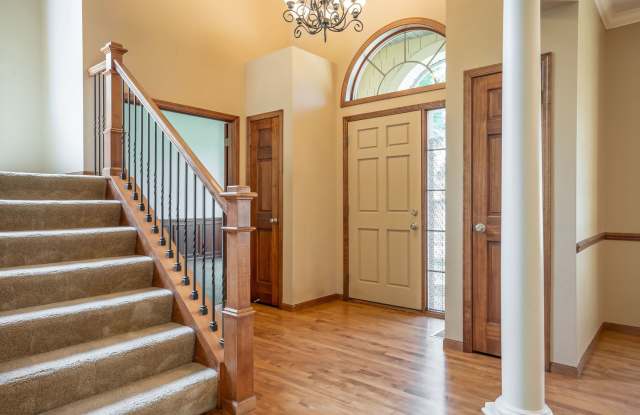 $750 OFF FIRST MONTHS RENT IF MOVE IN BY OCT 15, 2024! Beautiful 4 Bedroom Home for Rent in Victoria! Gallery 2