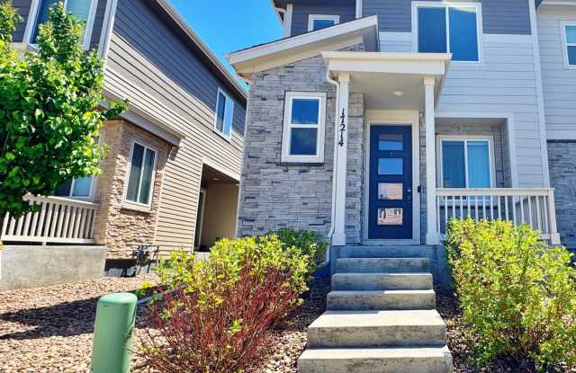 Fantastic Parkway Point 3 Bed 3 Bath 2 Car Garage Townhome Close to Buckley SFB photos photos