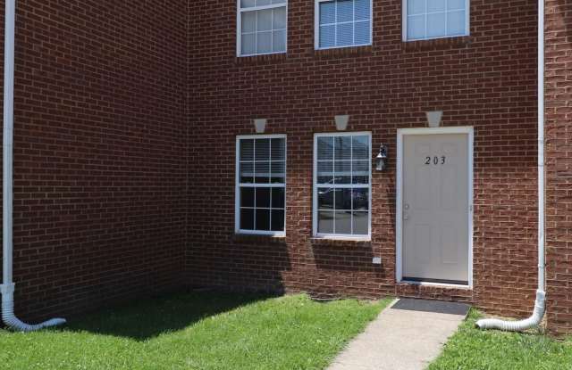 203 Coburn Drive - 203 Coburn Drive, Nicholasville, KY 40356