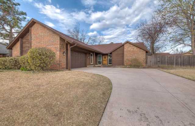Charming 3-Bed, 2-Bath Home in West Norman – Minutes from Sooner Mall photos photos