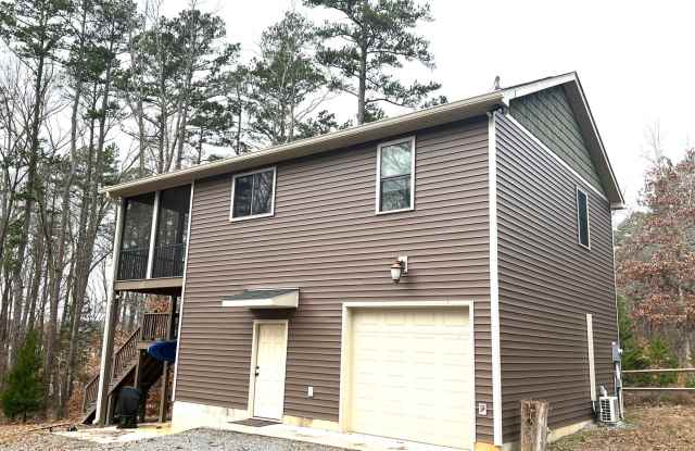 Furnished  All Inclusive Rental with Lake View-SHORT TERM LEASING!! - 179 Sunset Boulevard, Mecklenburg County, VA 23927