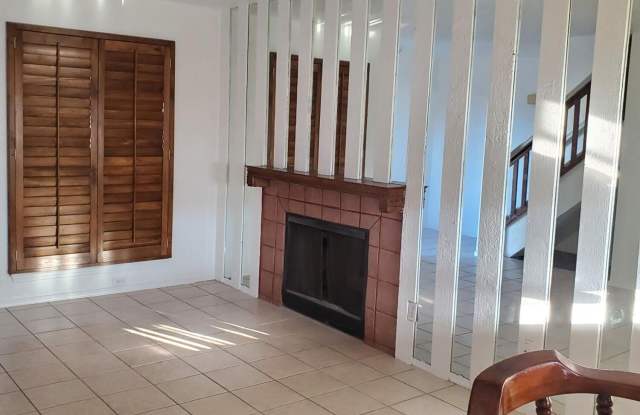 5537 OAKBRIAR Circle Gallery 3