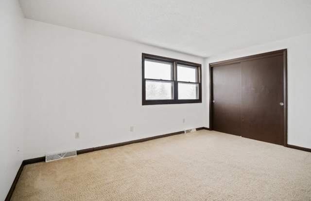 311/313 Kaymar Drive Gallery 2
