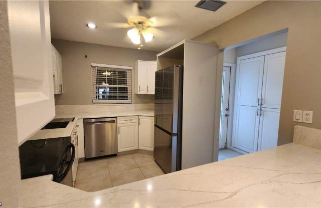 6984 Winkler Road Gallery 2