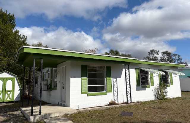 6441 Holiday Dr photos photos