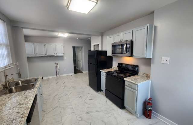 726 Moore St photos photos