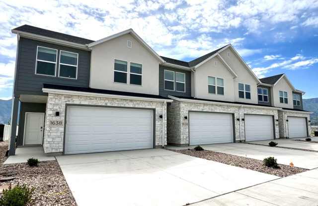 LOVELY TOWNHOME IN SALEM photos photos