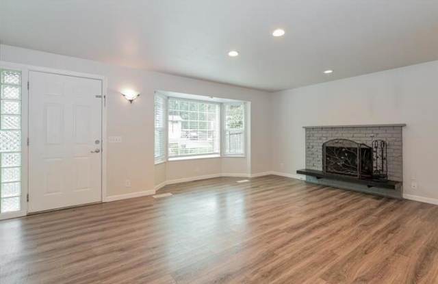 18915 59th Street East Gallery 4