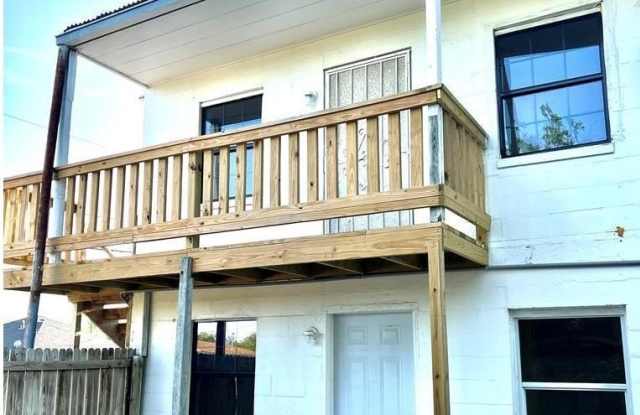 1010 E MADISON AVE photos photos