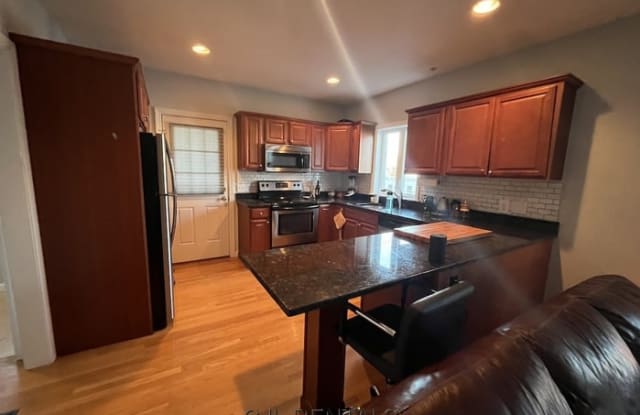 26 Cherry St - 26 Cherry Street, Waltham, MA 02453