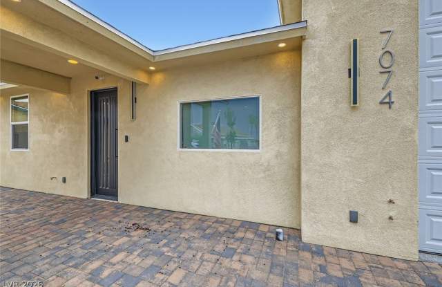 7074 Pinebrook Court Gallery 4