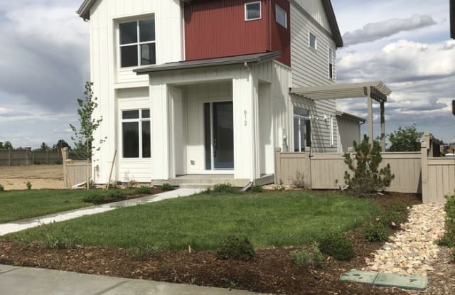 612 W Grange Ct - 612 W Grange Ct, Longmont, CO 80503